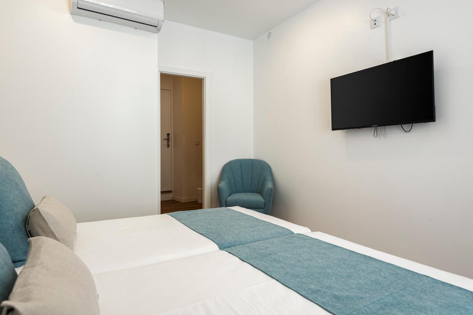 Madalena Hostel E Suites FAO Exteriör bild