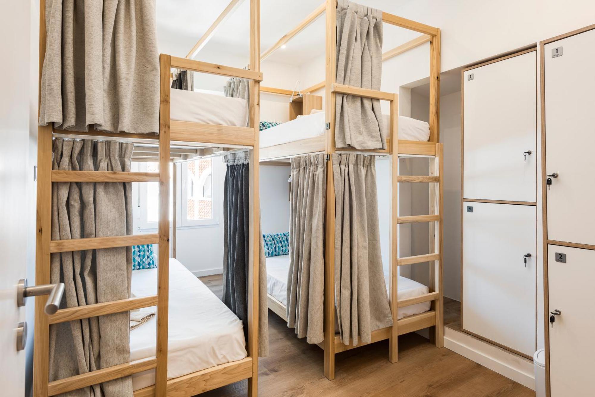 Madalena Hostel E Suites FAO Exteriör bild